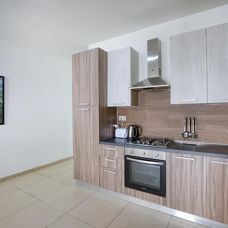 아파트 Spacious 4br With Private Balcony In Swieqi By 360 Estates Is-Swieqi