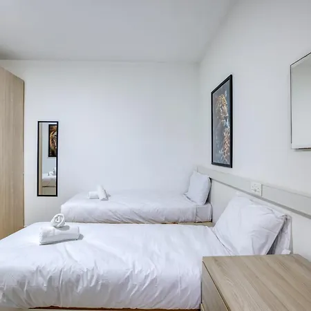 Spacious 4br With Private Balcony In Swieqi By 360 Estates 아파트